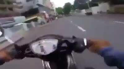 HCMC undercover police in high-speed pursuit of robbers!