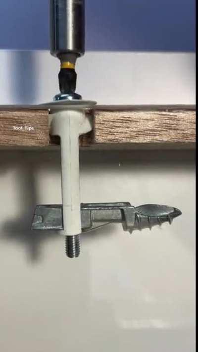 this screw anchor.. [credits to tool_tips on YouTube]