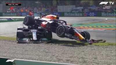 Major incident during F1 Italian GP.