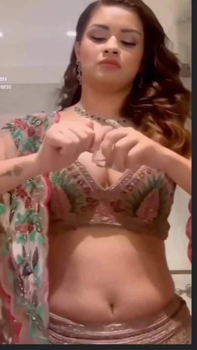 Avneet kaur Sexy 💦💦💦