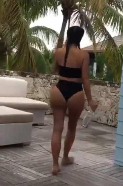 That ass jiggle 🥵😍