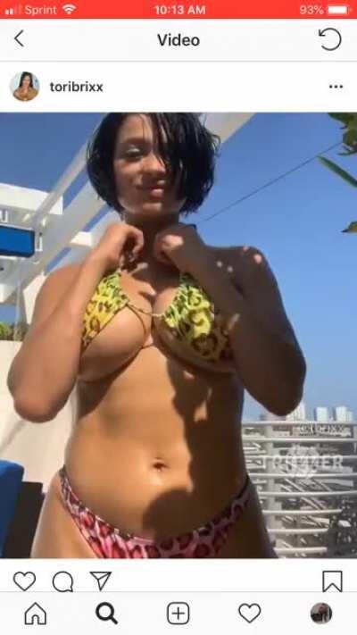 Bikini boobs