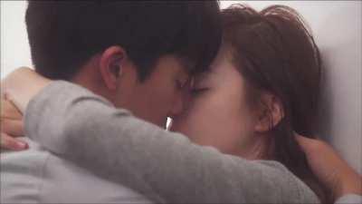 Jeon Somin's Kissing