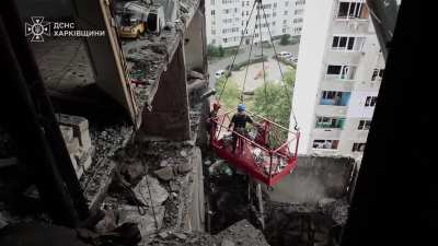 Kharkiv: work on dismantling the rubble of a residential high-rise building is ongoing -State Emergency Service of Ukraine(more info in the comments)