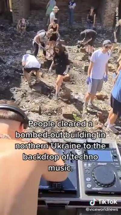 Ukrainians hold &quot;clean up raves&quot; to restore buildings destroyed by Russia