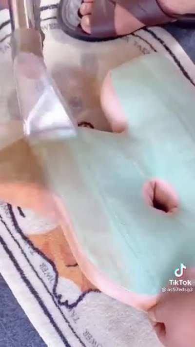 Steamcleaning a filthy pillow