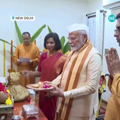 PM Modi visits CJI DY Chandrachud's residence for Ganpati Poojan