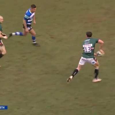 A rare quirk of the laws leads to a freak try during Leicester vs Bath