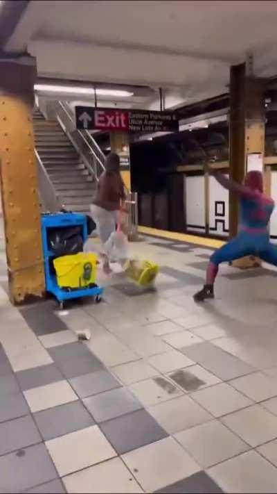 spiderman attacks innocent thug