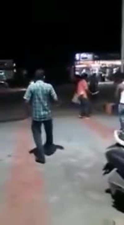 vaal eduthavan vaalaal...recent fight in perumbavoor