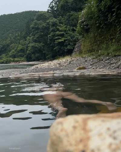 Hot spring booty, all natural