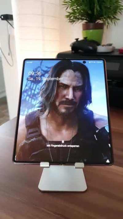 Lockscreen Videos are looking great on the Fold 2!