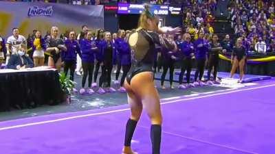 The queen 👑 KJ Johnson 💜💛🤸‍♀️