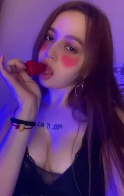 do you like strawberries or ahegao? and if ahegao with strawberries? 😋🍓 join me