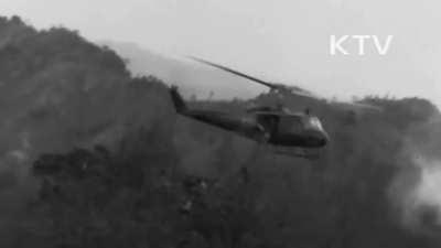 South Korean soldiers kill North Korean spies and retrieve their bodies by helicopter, 1968