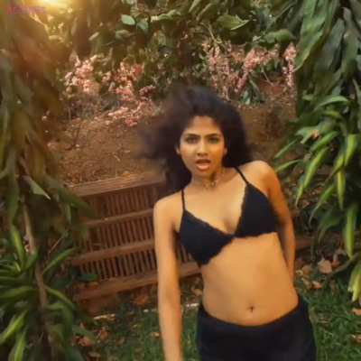 Aaradhya devi nip slip