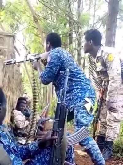 Ethiopian Federal Police and Army in a battle with FANO in the Amhara Region.