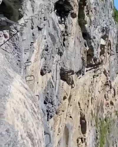 Insane Breathtaking Cliff Hiking in Interlaken, Switzerland. Will you do this? Every step matters!!