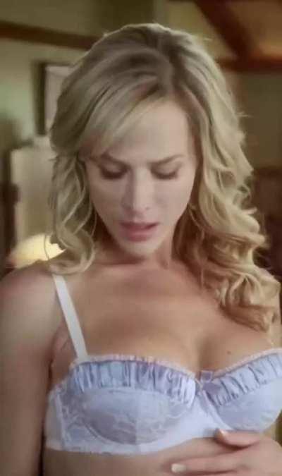 Julie Benz sexy and fit in 'Desperate Housewives'