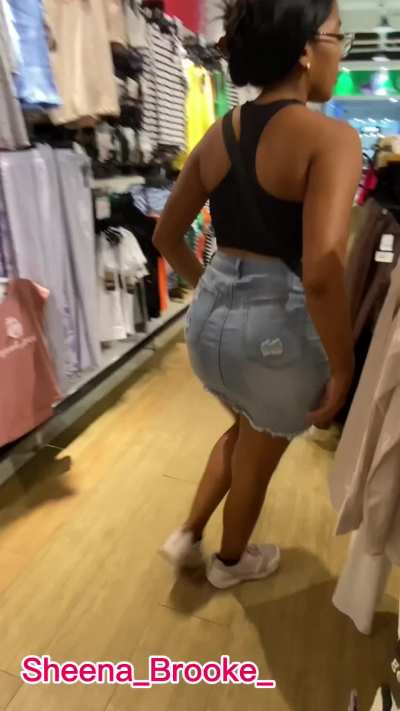 Oops almost caught Big booty spread at store 