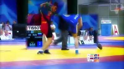 [Image/GIF] Wrestler’s absolutely insane way to avoid a single leg trip