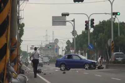 Motorist (vs) Motorcyclist... Spoiler Alert, Car Wins!