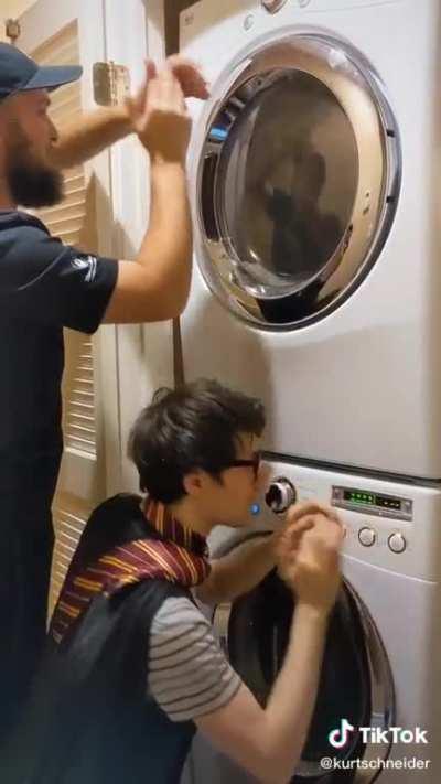 The Way this Guy Plays The Harry Potter Song on a Washing Machine