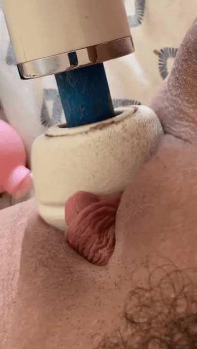 Clit thumping against my hitachi when I cum