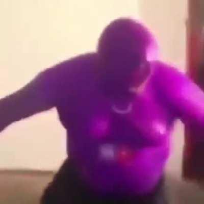 Purple guy destruindo casa (repost pq errei na ora de escreve)