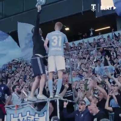 Eintracht Frankfurt bound Hugo Larsson gets a nice sendoff from Malmö FF supporters after his last home match 