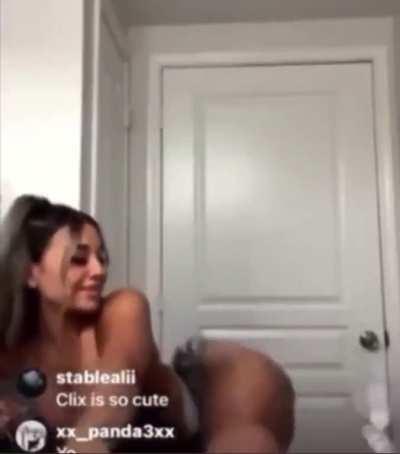 Theylovejasi Twerks And Throws Her Fat Ass Back As It Jiggles  