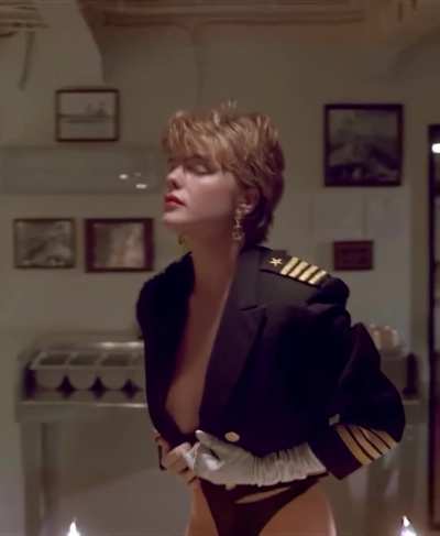 Erika Eleniak, stripper