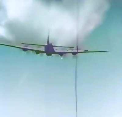 A BF-110G attacking an American B-17 (1944)