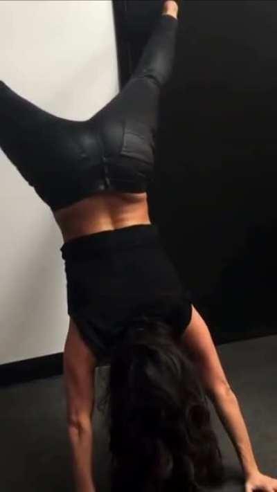 Nikki twerking upside down