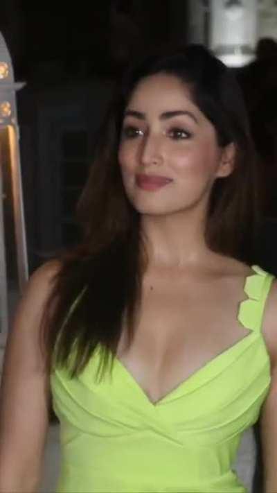 Yami Gautam 🤙🏻