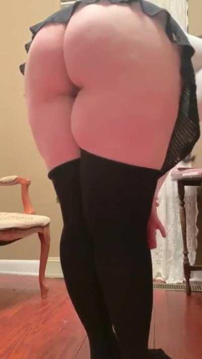 my thighs are thick and my ass is jiggly❤️