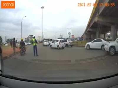 Unlucky police officer in Kenya