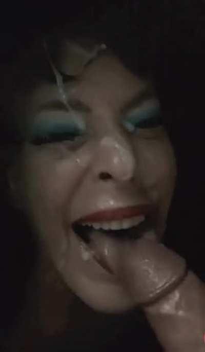 Our favorite ultimate cougar takes another cumload on her sexy cumwhore face🤩