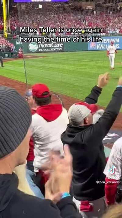 Highlight] Juan Soto's solo shot brings the Padres within a run of the  Phillies. : r/baseball