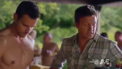 The Glades S3E04: The Naked Truth (US2012) (3/3) - community meal after a loss