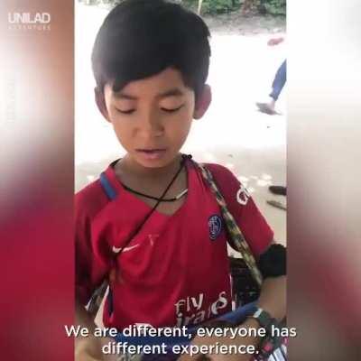 This poverty-stricken 9-year old speaks an incredible 12 languages while selling souvenirs to tourists in Cambodia