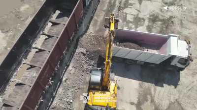 UA POV: The Ukrainian Border Guard Service reports the start of road construction along the border with the EU in Chernivtsi and Transcarpathian regions