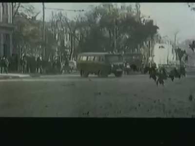 Fighting as Russian army enters Grozny. Filmed on Chechen side, 1st Chechen war 1994