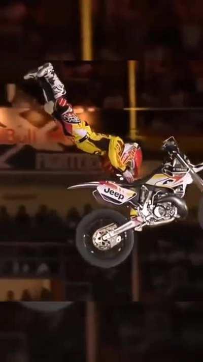 These stunt riders always amazes me. Every time you're in the air the timing has to be perfect