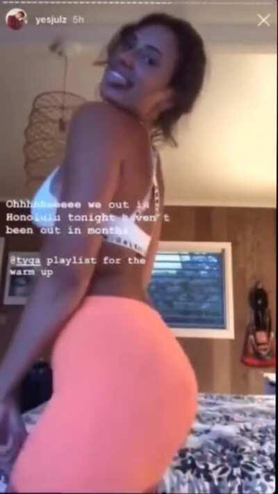 I KNEW that I recognized those shorts from somewhere! Fuck she puts out the best content in these