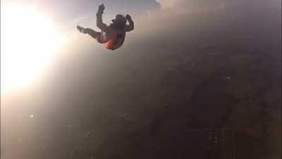 guy saves his friend from dieing after being knocked out mid freefall