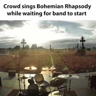 Epic crowd before Green Day took to stage, Hyde Park 2017.