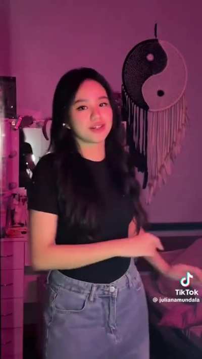 @julianamundala Filipina Chaeyoung