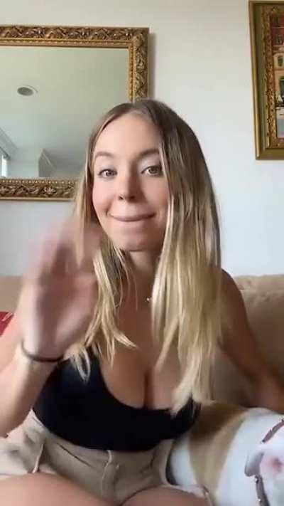 Sydney Sweeney on ig live