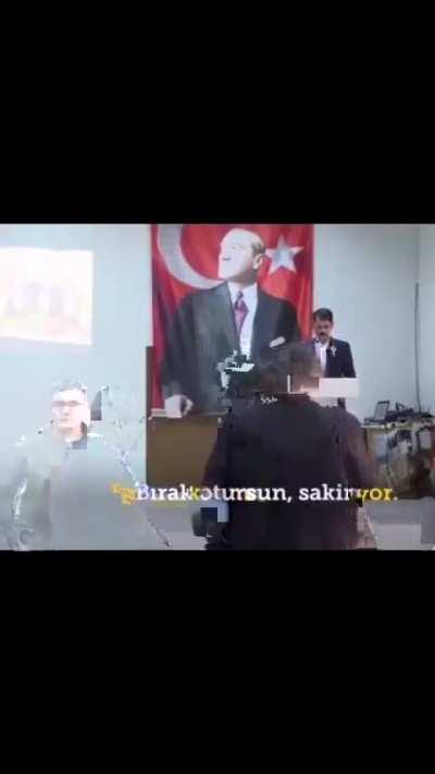 Yazdım sildim yazdım sildim dilim damağım tutuldu her seferinde o yüzden başlığı sizin koymanızı rica ediyorum değerli kgb hulk'ı